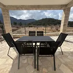 Villa Nas Dom Ubla