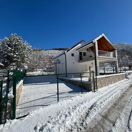 Nas Dom Ubla 빌라
